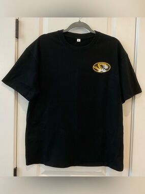 Missouri Tigers MU Hand Sketched Vive La Fete Impressions Artwork Tee (M)